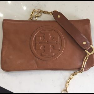 Tan Tory Burch Bombe Clutch